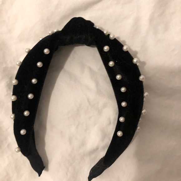 Velvet pearl studded knot headband - Picture 2 of 4